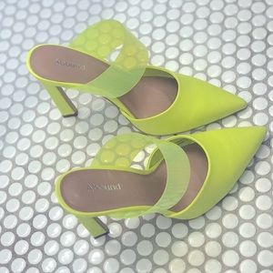 NWT Neon yellow green primrose 8m shoe. Slide on, pointy toe, very comfortable!
